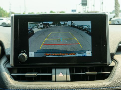 Used 2023 Toyota RAV4 SE w/ Convenience Package image 17