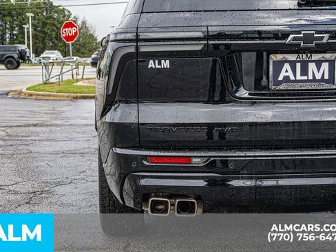 Used 2024 Chevrolet Traverse RS image 16