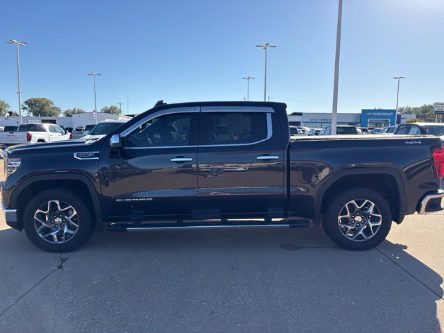 Used 2022 GMC Sierra 1500 SLT w/ SLT Premium Plus Package AWD/4WD image 10