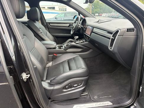Used 2022 Porsche Cayenne S AWD/4WD image 25