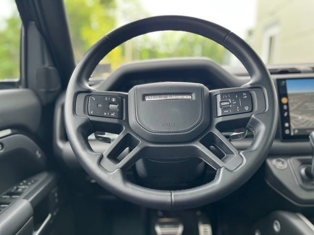Used 2025 Land Rover Defender 110 V8 AWD/4WD image 39