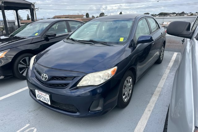 Used 2011 Toyota Corolla LE FWD image 1