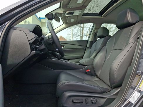 Certified 2025 Honda Accord EX-L image 16