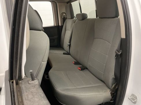 Used 2015 RAM 1500 Classic SLT AWD/4WD image 16