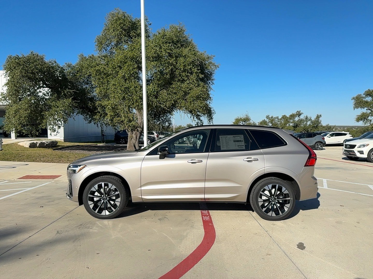 New 2026 Volvo XC60 B5 Plus w/ Protection Package Premier AWD/4WD image 3