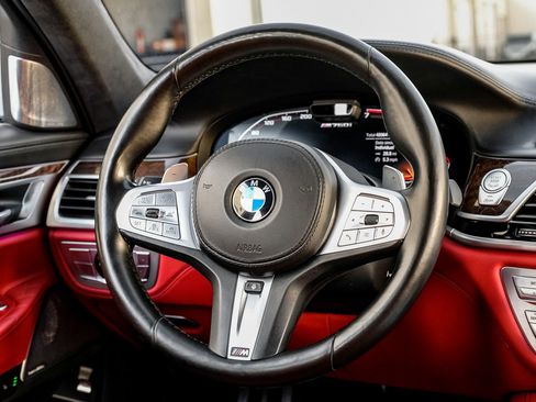 Used 2020 BMW M760i xDrive w/ Luxury Rear Seating Package image 15