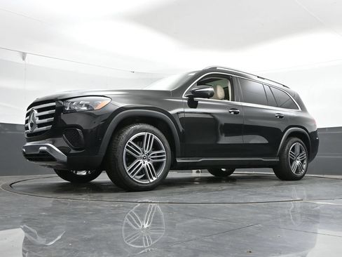 Used 2024 Mercedes-Benz GLS 450 4MATIC image 46