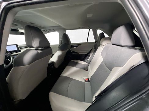 Used 2025 Toyota RAV4 XLE w/ Convenience Package FWD image 28