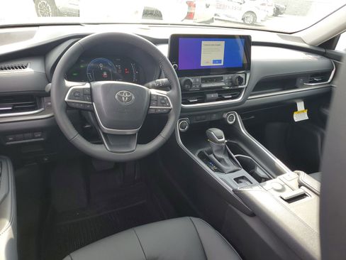 New 2026 Toyota Grand Highlander AWD Hybrid image 10