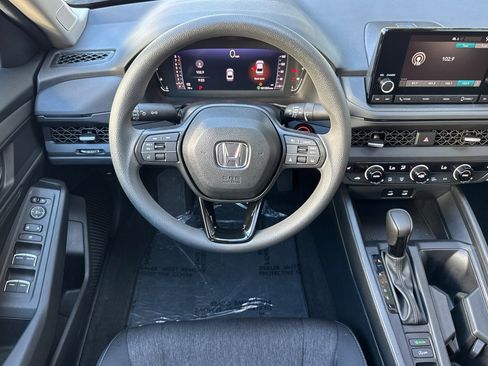 Used 2025 Honda Accord SE image 11