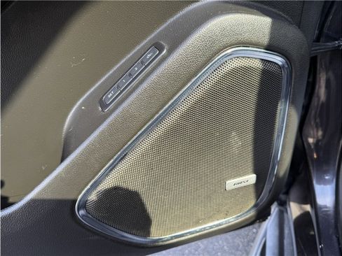 Used 2017 Chevrolet Suburban LT image 16