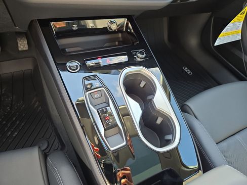 New 2026 Audi A6 Premium Plus AWD/4WD image 22