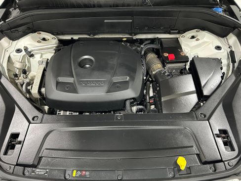 Used 2018 Volvo XC90 T6 Momentum w/ Convenience Package AWD/4WD image 18