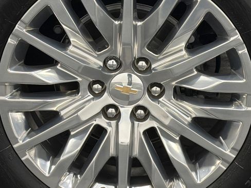 Used 2024 Chevrolet Tahoe LT w/ LT Signature Plus Package image 5