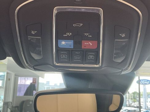 Used 2024 Jeep Grand Cherokee Limited 4xe image 14