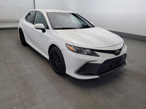 Used 2022 Toyota Camry LE FWD image 13