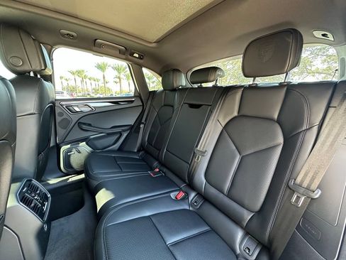 Used 2026 Porsche Macan AWD/4WD image 35
