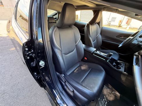 Used 2023 Toyota Prius Limited FWD image 15