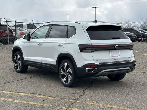 New 2026 Volkswagen Taos SE AWD/4WD image 3