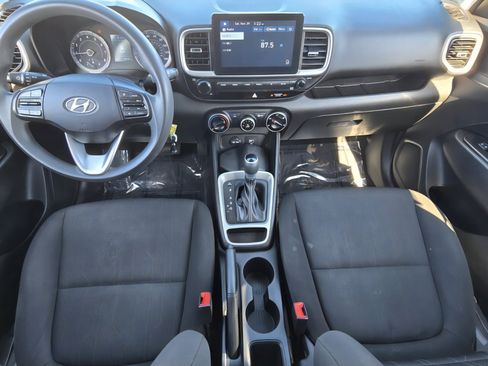 Used 2021 Hyundai Venue SE image 21