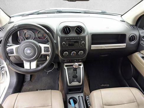 Used 2015 Jeep Compass High Altitude FWD image 18