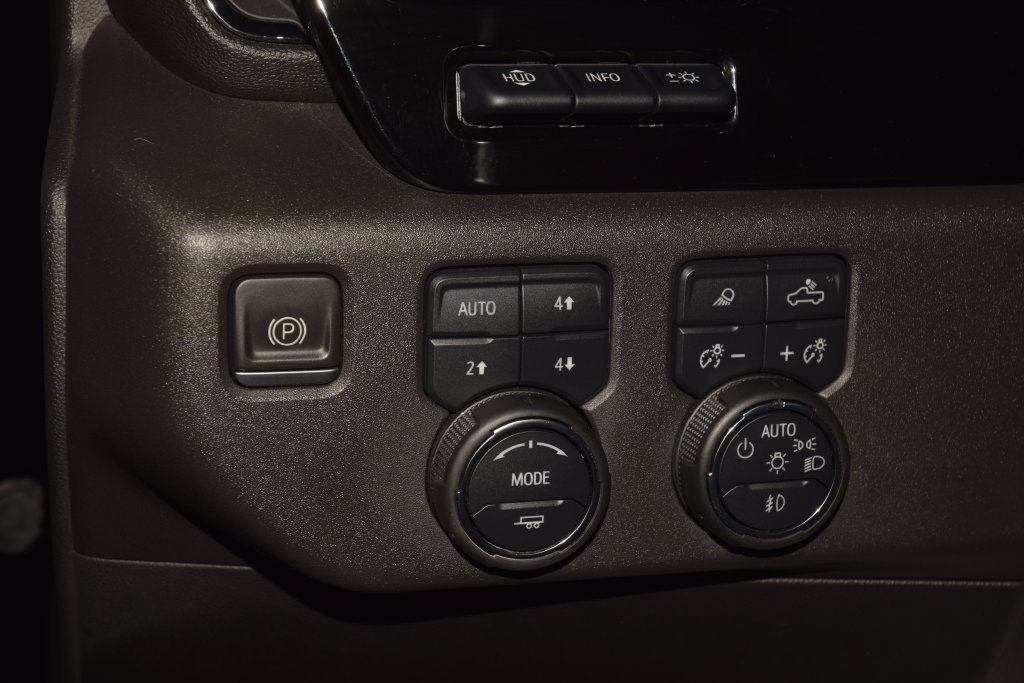 Used 2023 Chevrolet Silverado 1500 ZR2 w/ Technology Package AWD/4WD image 38