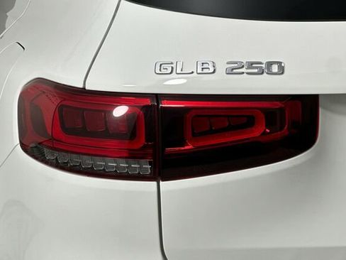 Certified 2022 Mercedes-Benz GLB 250 image 34