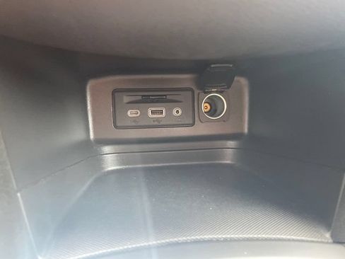 Used 2021 Chevrolet Equinox LT AWD/4WD image 34
