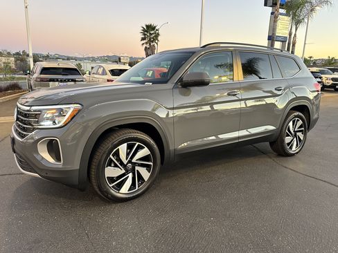 New 2026 Volkswagen Atlas SE FWD image 4