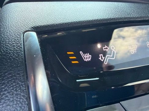 Used 2023 Cadillac XT6 Premium Luxury w/ Technology Package FWD image 22
