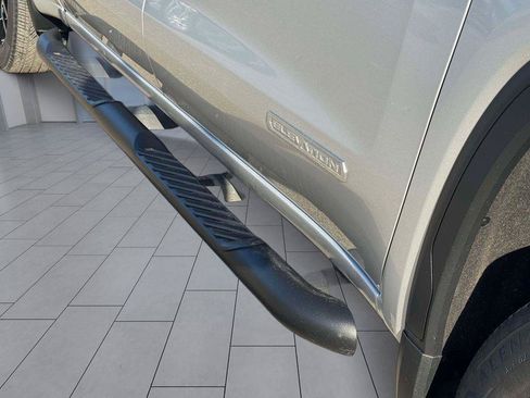Used 2022 GMC Sierra 1500 Elevation AWD/4WD image 9
