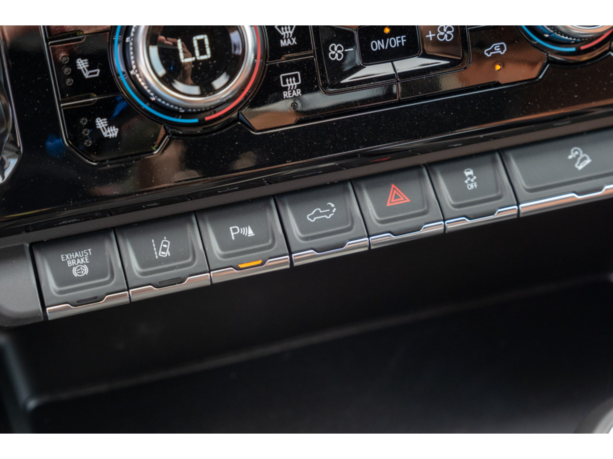 New 2026 GMC Sierra 2500 Denali Ultimate w/ LPO, Black Badging Package AWD/4WD image 29