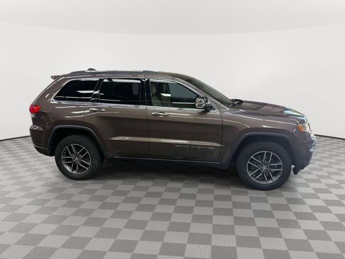Used 2017 Jeep Grand Cherokee Limited AWD/4WD image 4