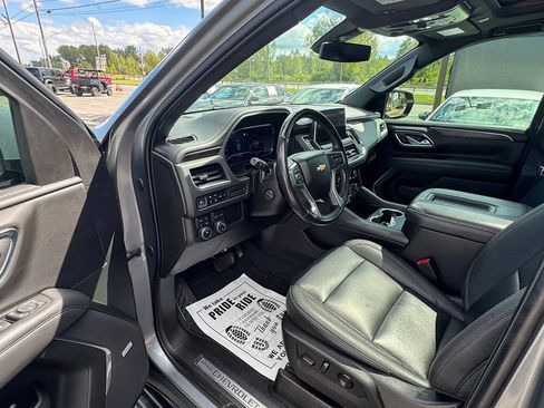 Used 2022 Chevrolet Tahoe LT w/ Luxury Package AWD/4WD image 7