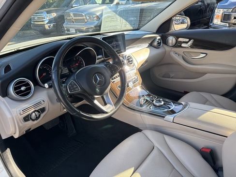 Used 2017 Mercedes-Benz C 300 4MATIC Sedan image 9