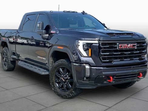 Used 2024 GMC Sierra 2500 AT4 w/ Technology Package AWD/4WD image 3