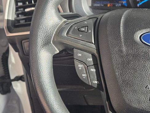 Used 2022 Ford Edge SE image 14