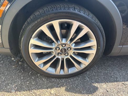 Used 2016 Lincoln MKX Reserve w/ Luxury Package image 9