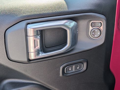 Used 2024 Jeep Wrangler Unlimited Sport AWD/4WD image 19