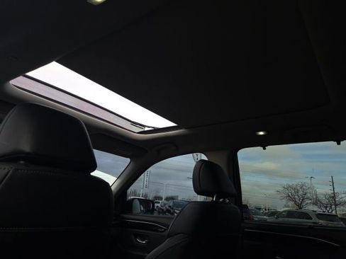 Used 2025 Honda Pilot Touring image 20