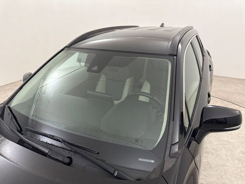 Used 2022 Toyota Corolla Cross XLE FWD image 15