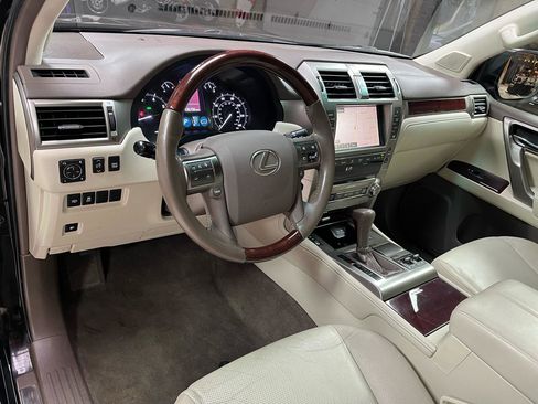 Used 2015 Lexus GX 460 w/ Premium Package AWD/4WD image 10