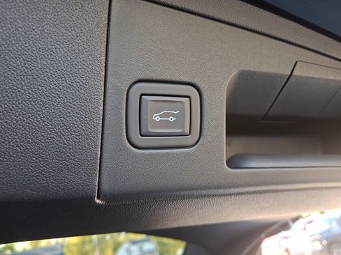 Used 2025 Cadillac XT5 Premium Luxury w/ Technology Package image 30