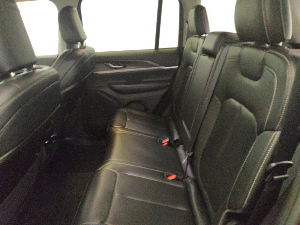Used 2023 Jeep Grand Cherokee Limited AWD/4WD image 18