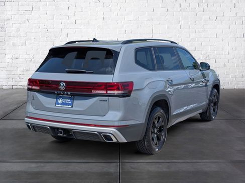 Used 2024 Volkswagen Atlas Peak Edition SE AWD/4WD image 7