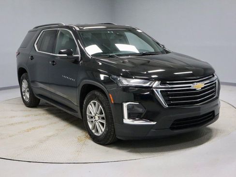 Used 2023 Chevrolet Traverse LT w/ LPO, Floor Liner Package image 1