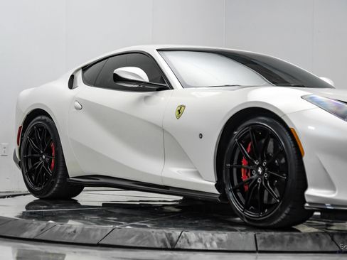 Used 2019 Ferrari 812 Superfast RWD image 31