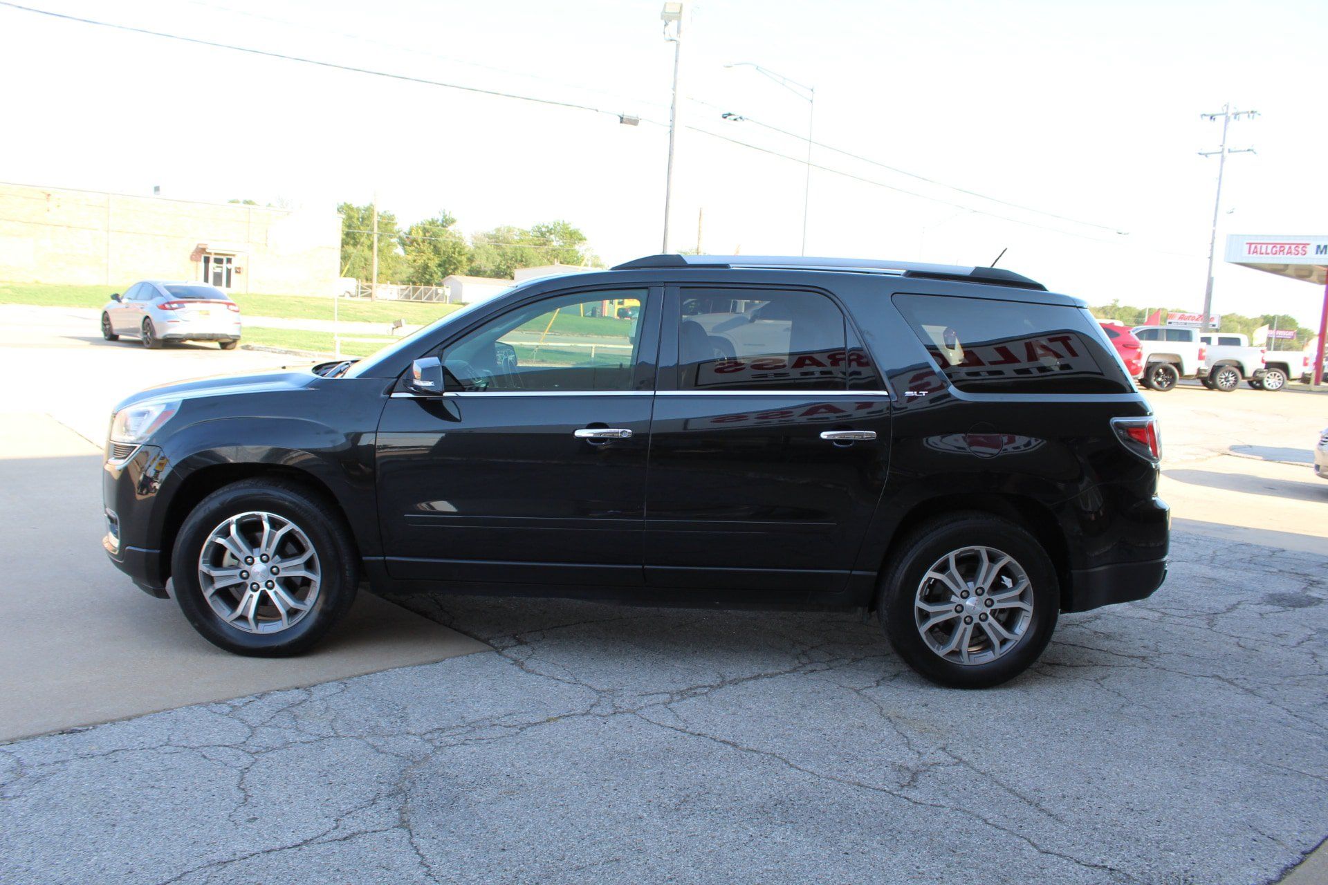 Used 2013 GMC Acadia SLT w/ Technology Package AWD/4WD image 9