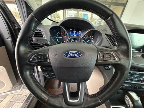 Used 2019 Ford Escape SEL image 11