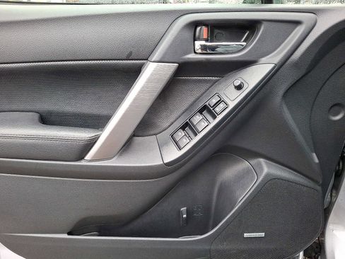 Used 2016 Subaru Forester 2.5i Limited image 12